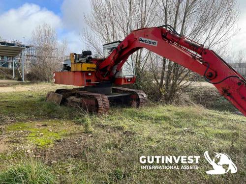 Crawler excavator