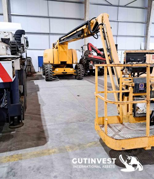 Diesel articulated lifting platform