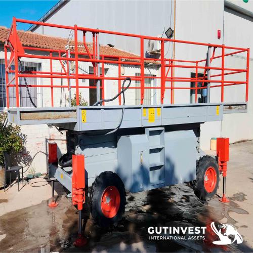 Scissor lift platform - 10 meters