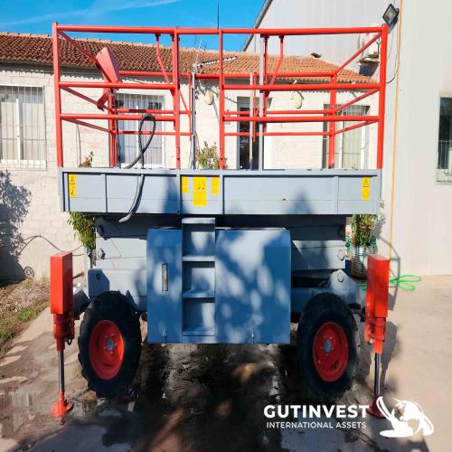 Scissor lift platform - 10 meters
