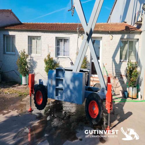 Scissor lift platform - 10 meters