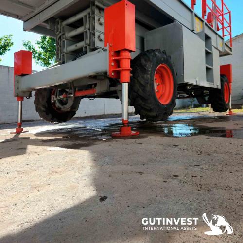 Scissor lift platform - 10 meters