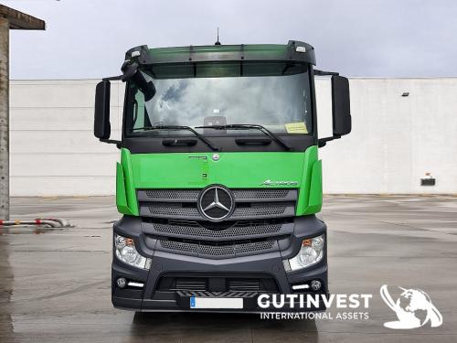 Truck - tractor unit