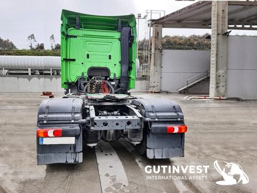 Truck - tractor unit