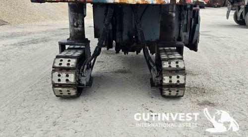 Asphalt milling machine