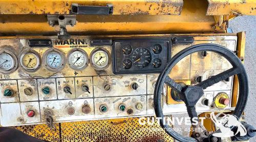 Asphalt milling machine