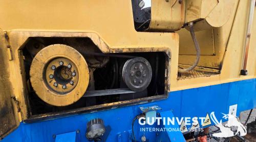 Asphalt milling machine