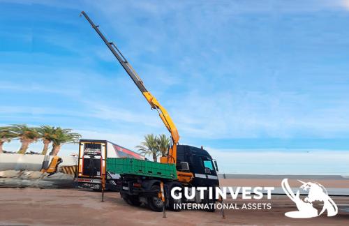 Truck with crane