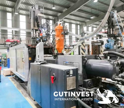 Plastic Injection molding machine - 400Tn