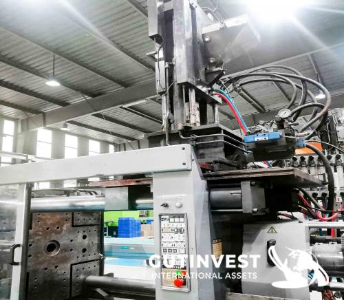 Plastic Injection molding machine - 400Tn