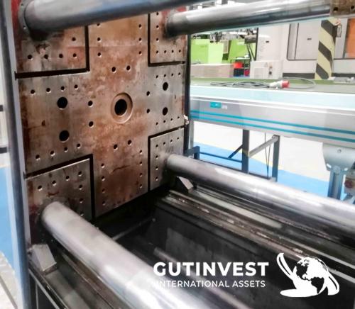 Plastic Injection molding machine - 400Tn