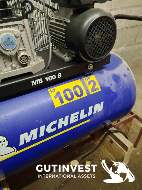 Air compressor