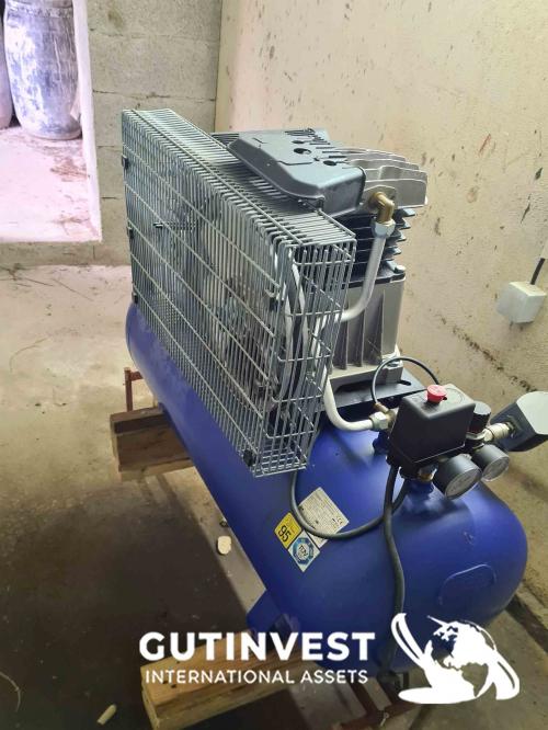 Air compressor