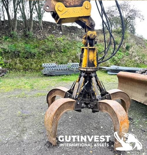 Excavator with grab