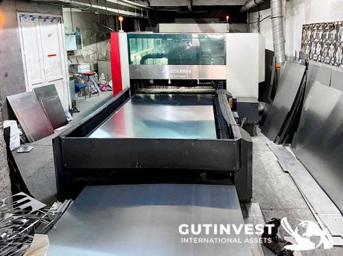 CO2 laser cutting machine 
