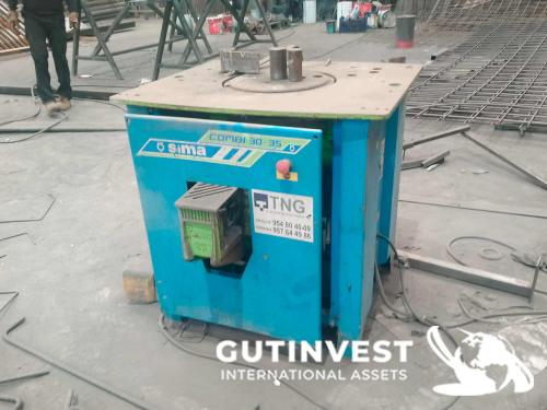 Rebar bending and cutting machine