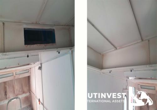 Varnishing and painting booth with humidifier
