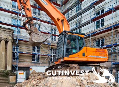 Crawler excavator