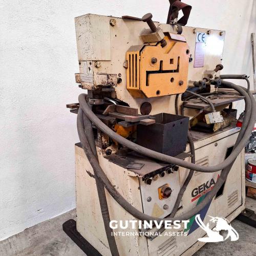 Punching machine