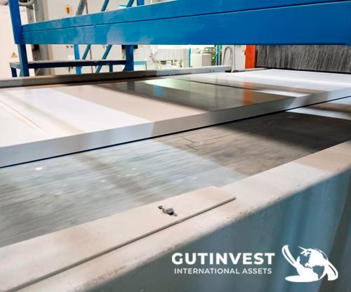 Lacquer-Varnishing line for wood