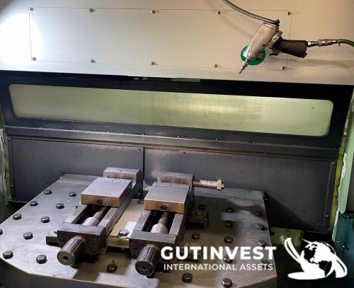  CNC Vertical Machining Center