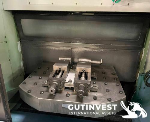  CNC Vertical Machining Center