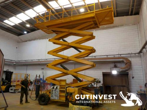 Diesel scissor lift - 18 meters