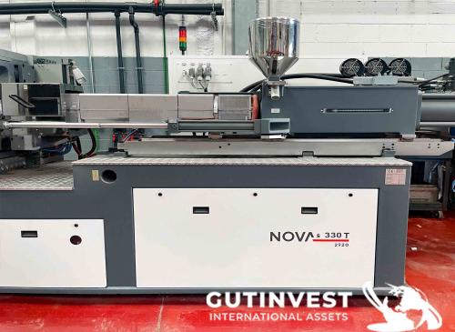 Plastic Injection molding Machine - 330Tn