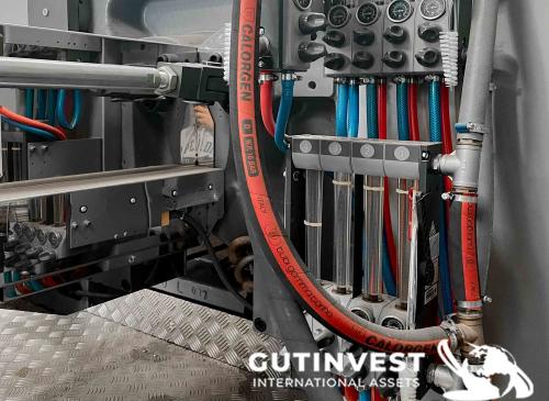 Plastic Injection molding Machine - 330Tn