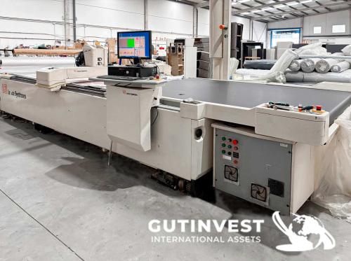 Automatic textile cutting machine