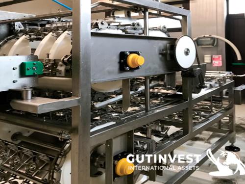 Máquina cascadora de huevos automática