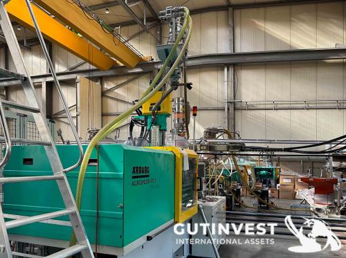 Plastic Injection Molding Machine - 110 Tn