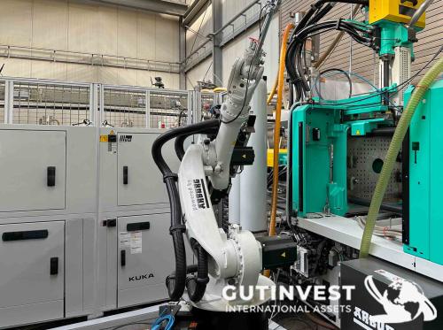 Plastic Injection Molding Machine - 110 Tn