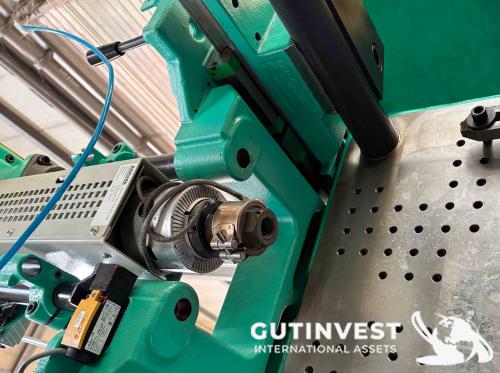 Plastic Injection Molding Machine - 110 Tn