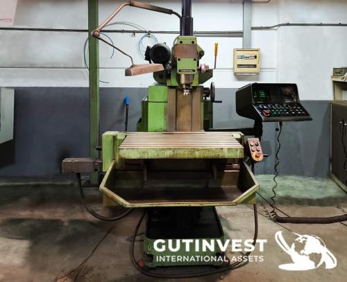 Universal Turret Milling Machine