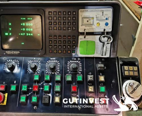 Universal Turret Milling Machine