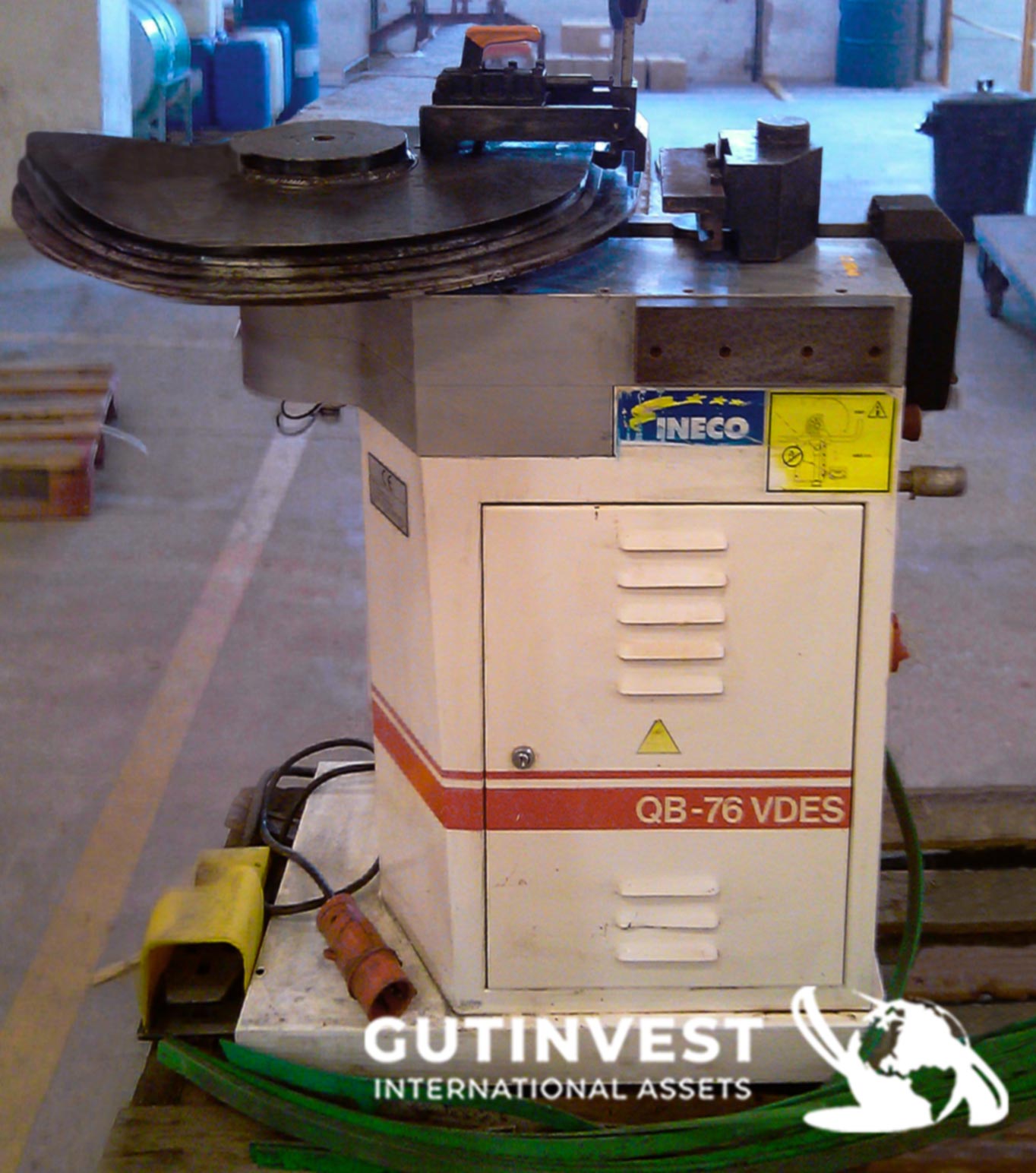 Máquina curvadora de tubo