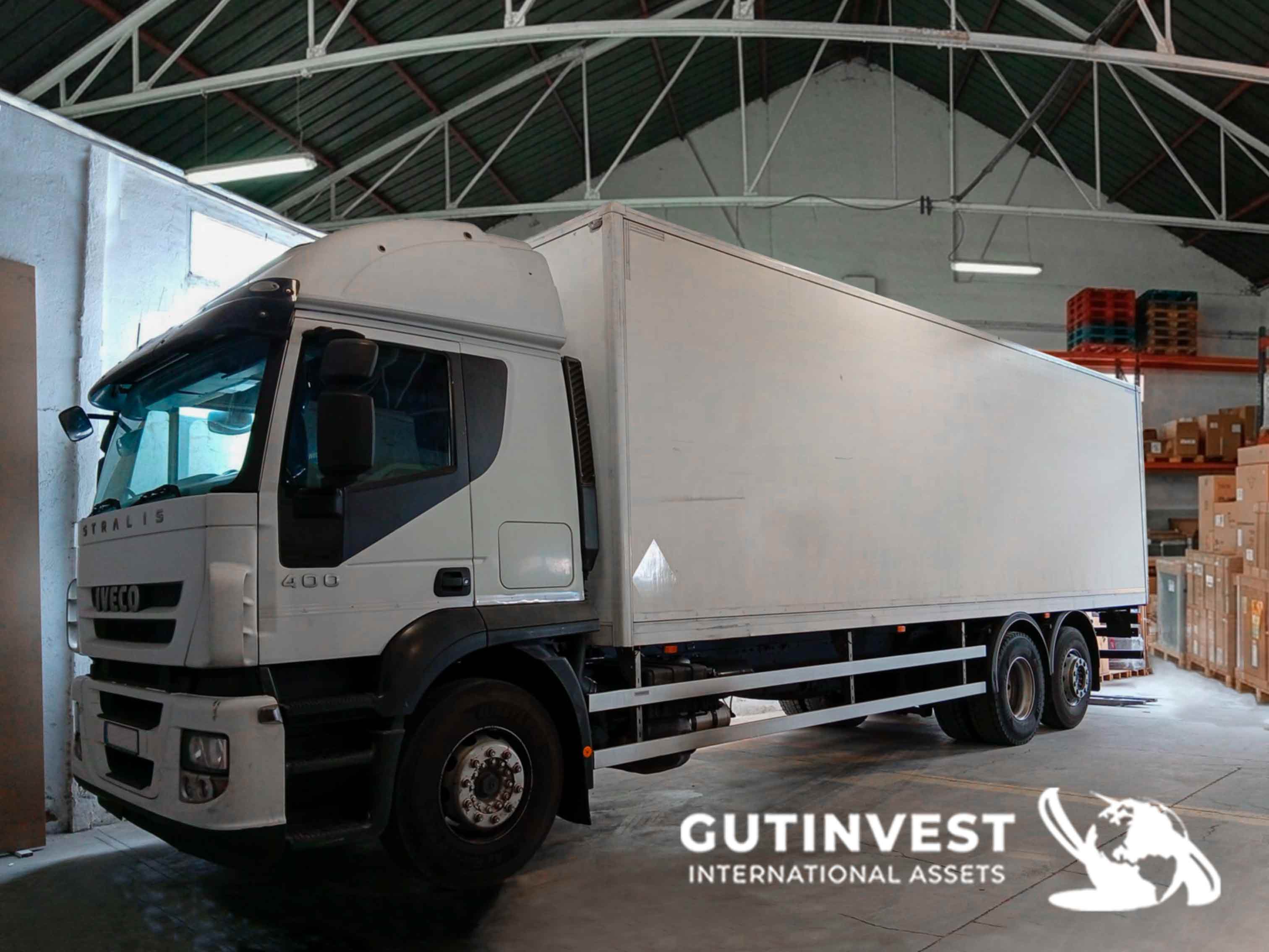 Camión caja cerrada