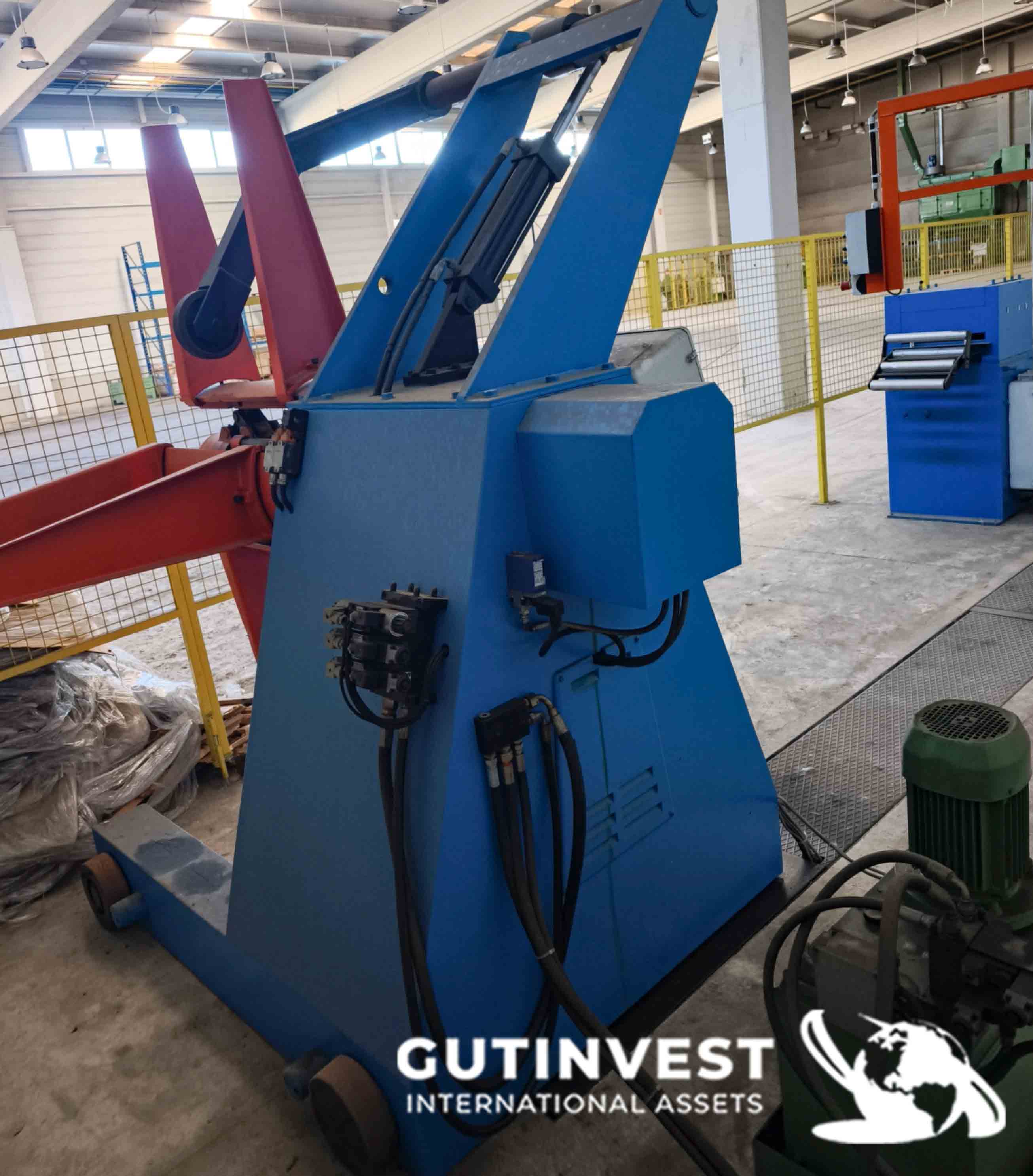 Desbobinador y aplanadora de chapa para metal