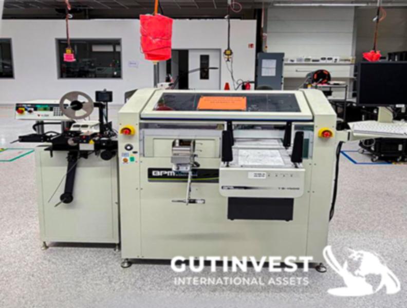 Línea de programación y marcaje de componentes electrónicos