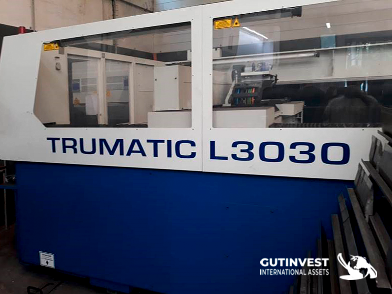 CO2 laser cutting machine