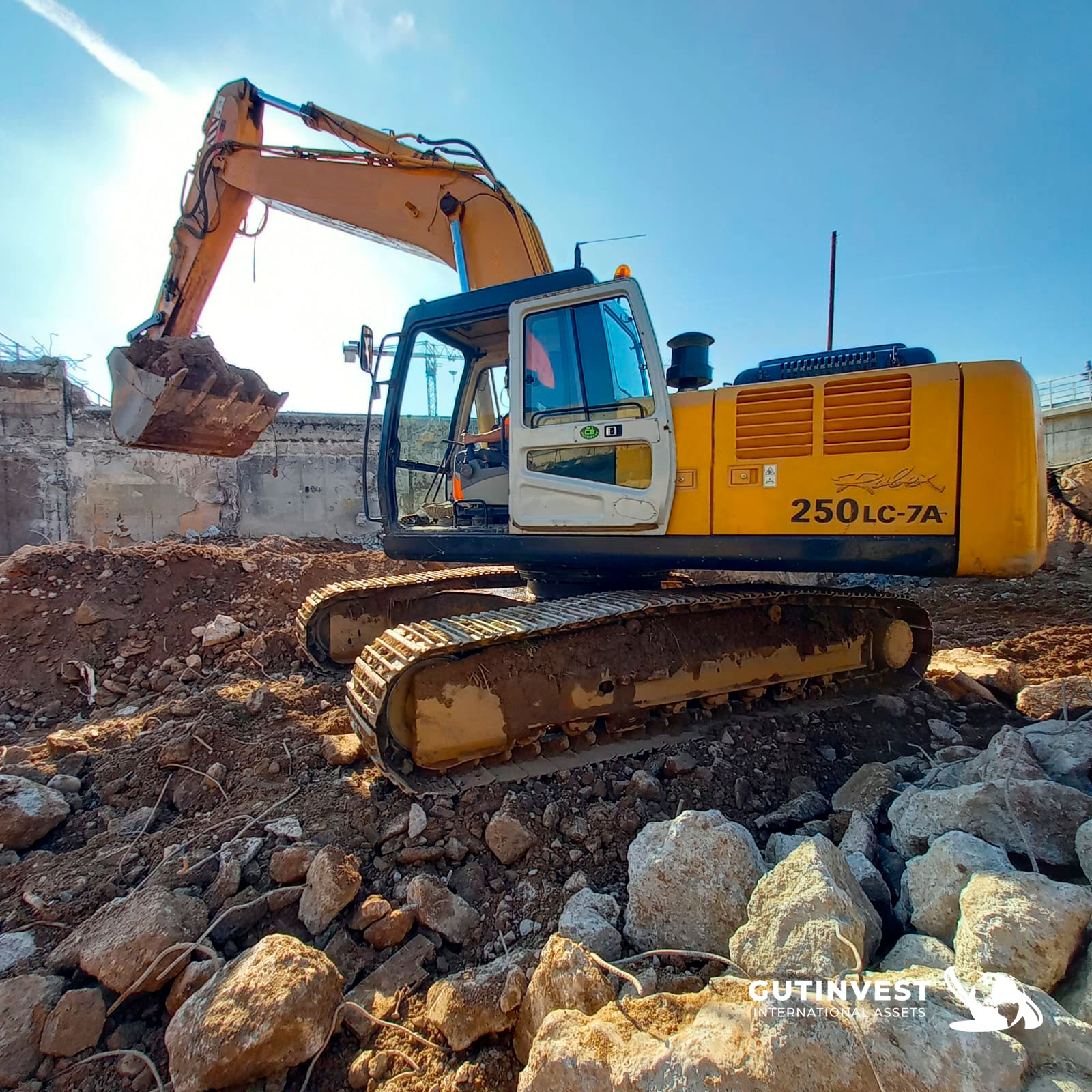 Crawler excavator