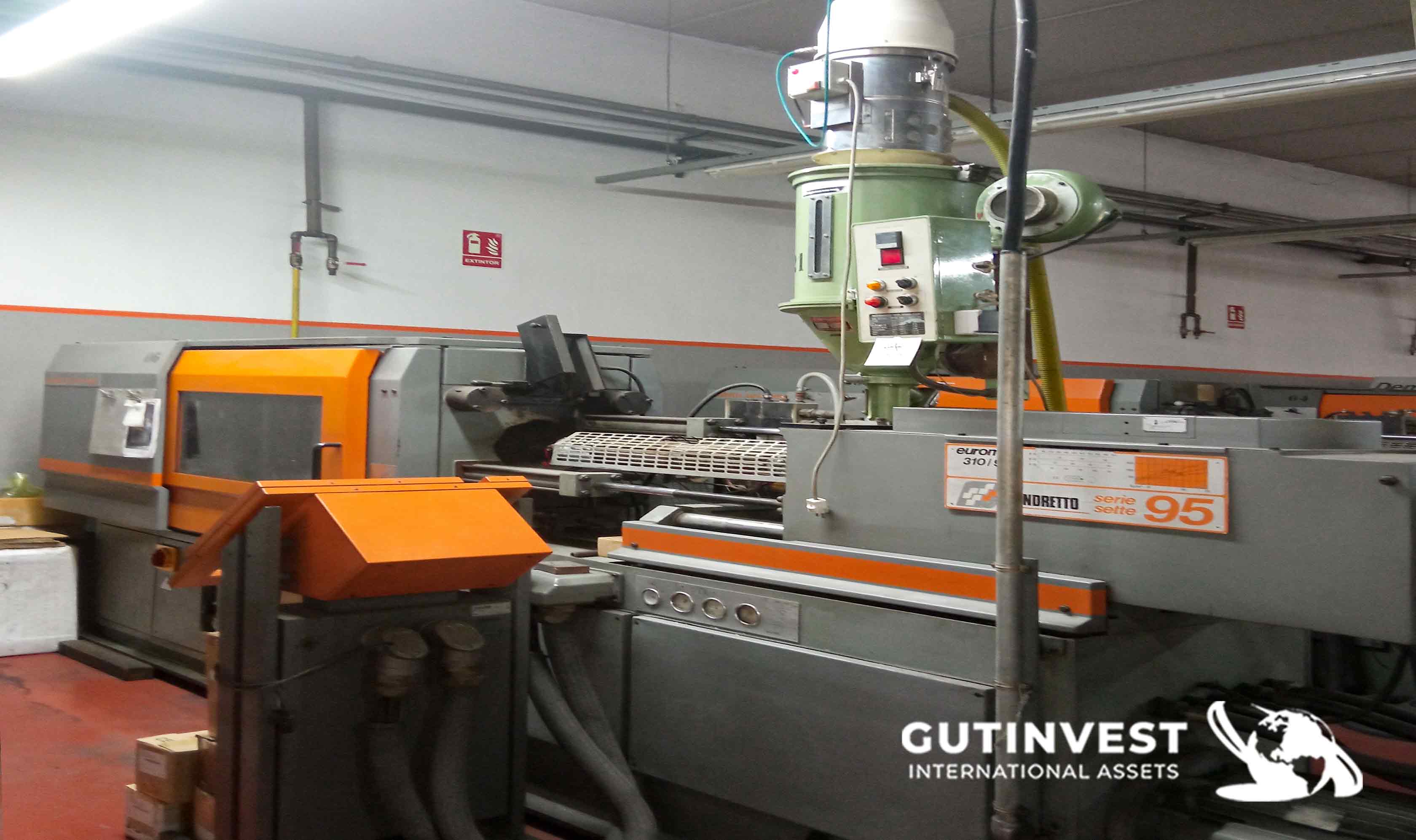 Injection Moulding Machine - 95Tn