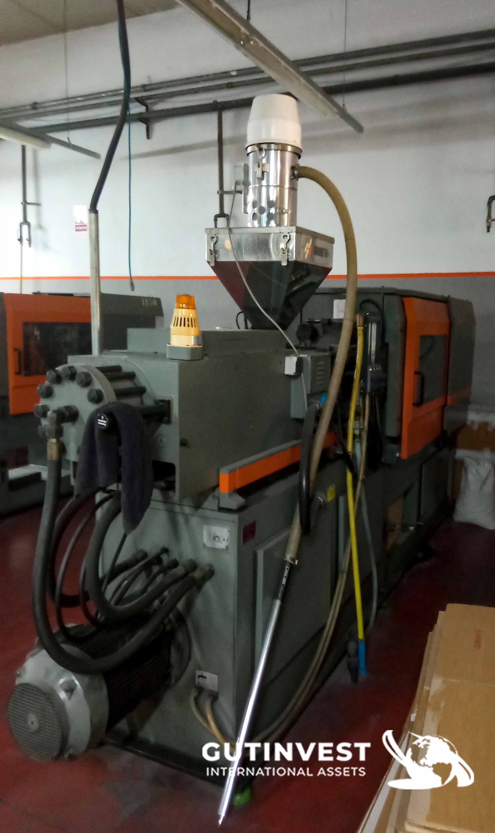 Injection Moulding Machine - 95Tn