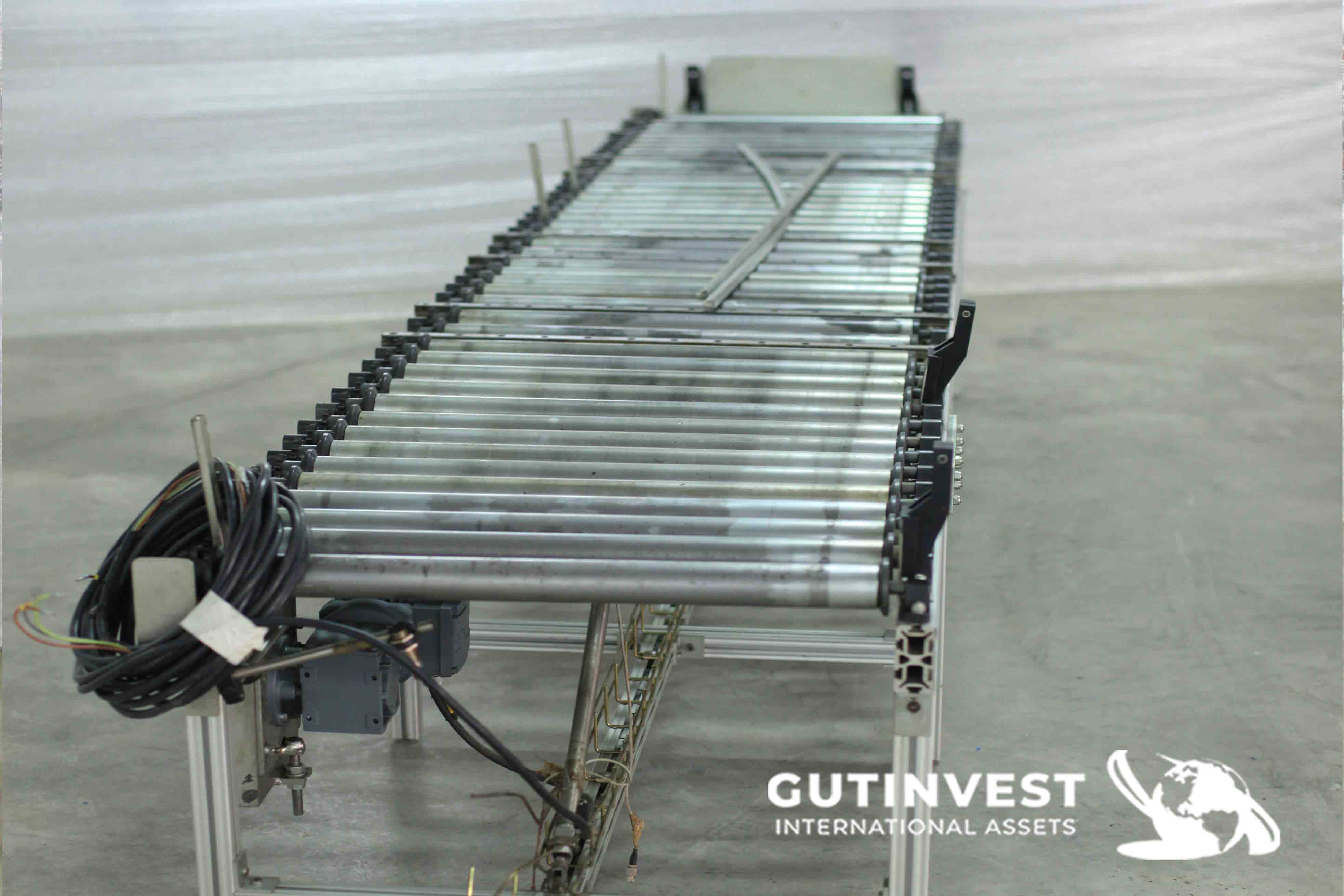 Motorized roller table (4200 x 650 mm)