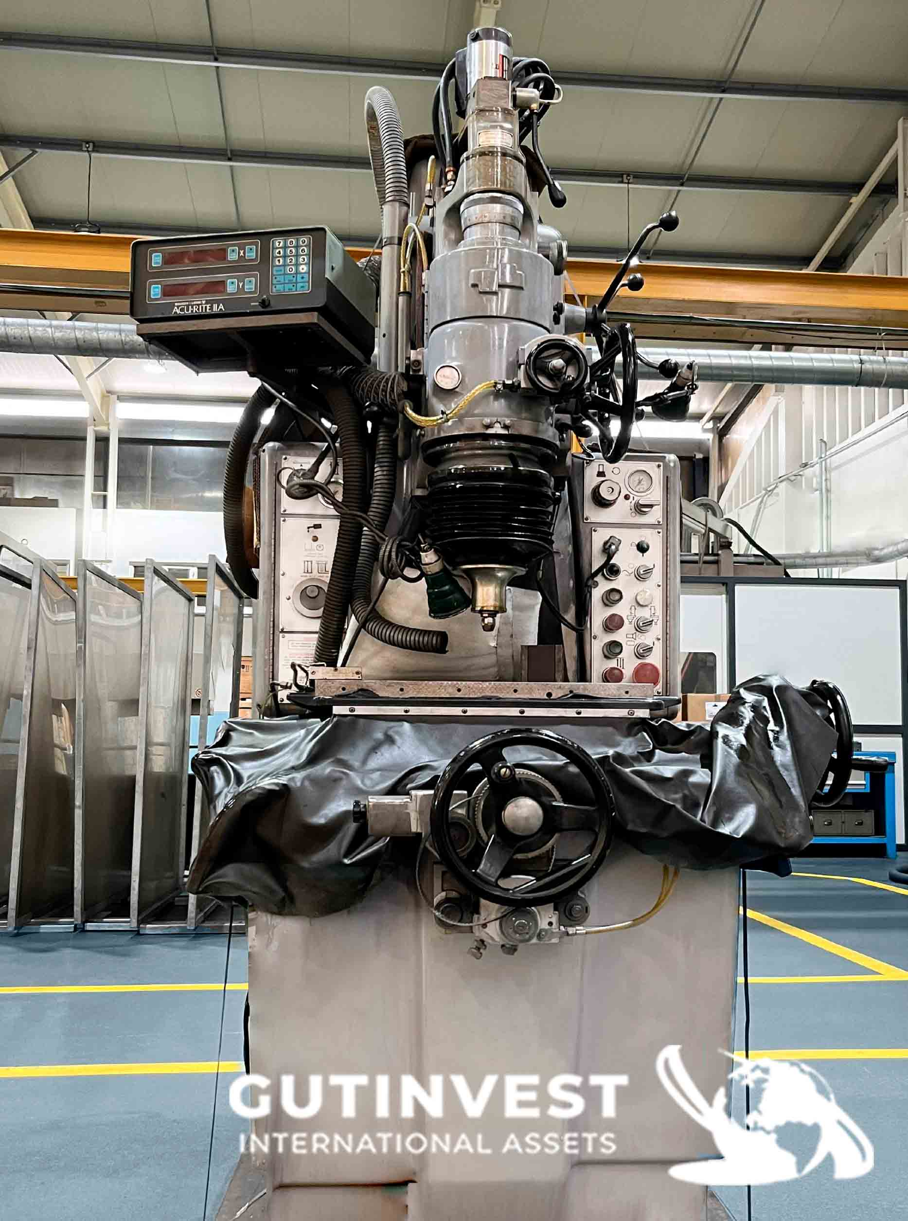 Vertical grinding machine