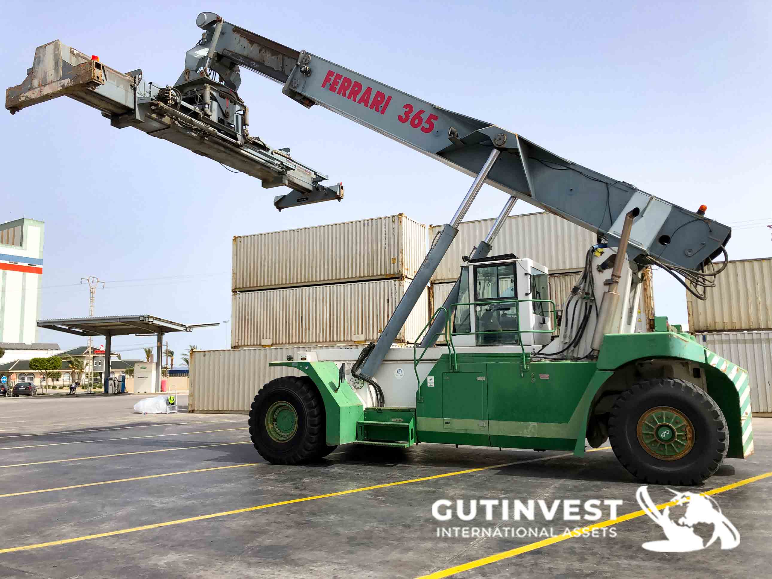 Container reach stacker - 40Tns