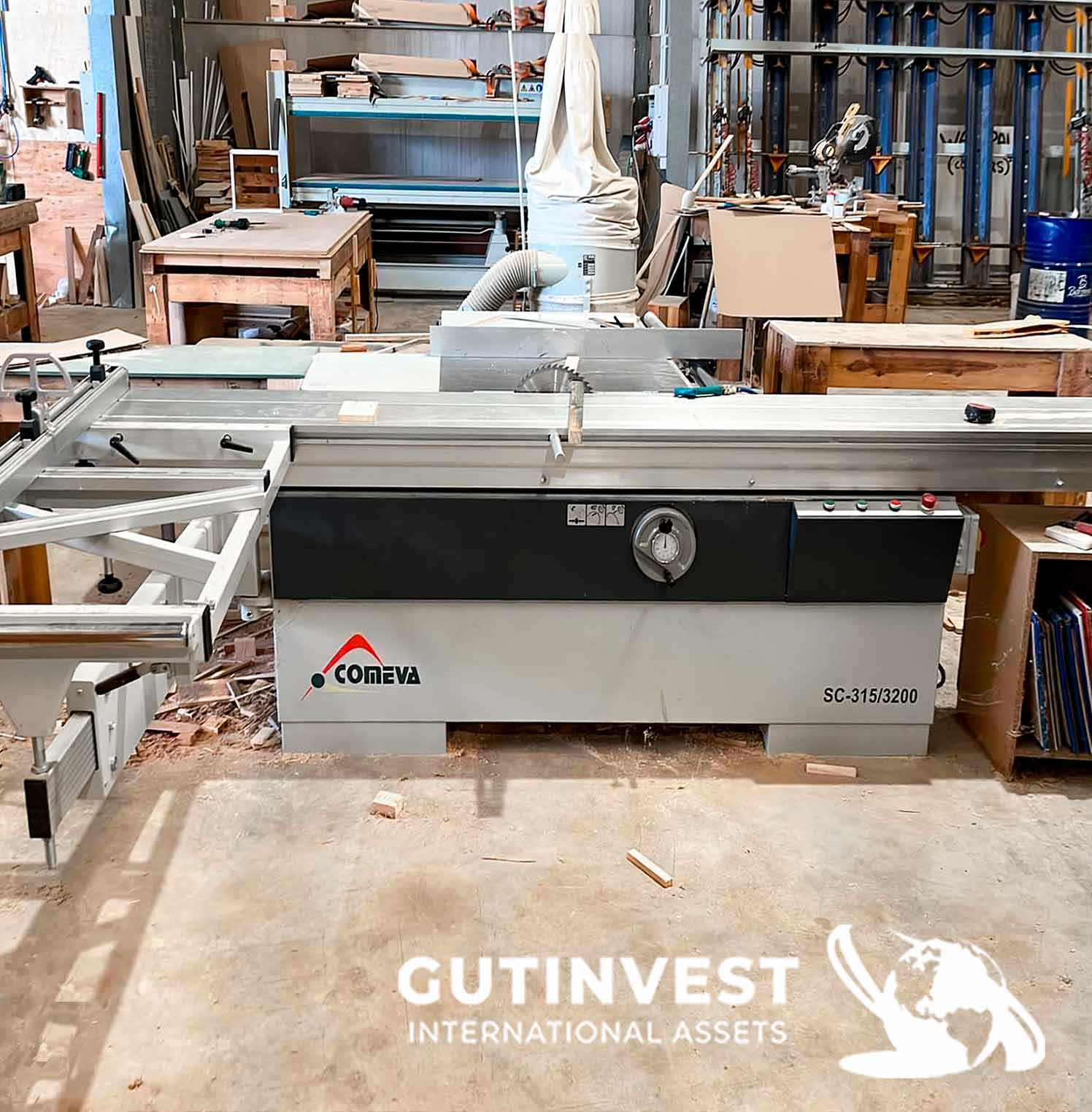 Sliding table saw