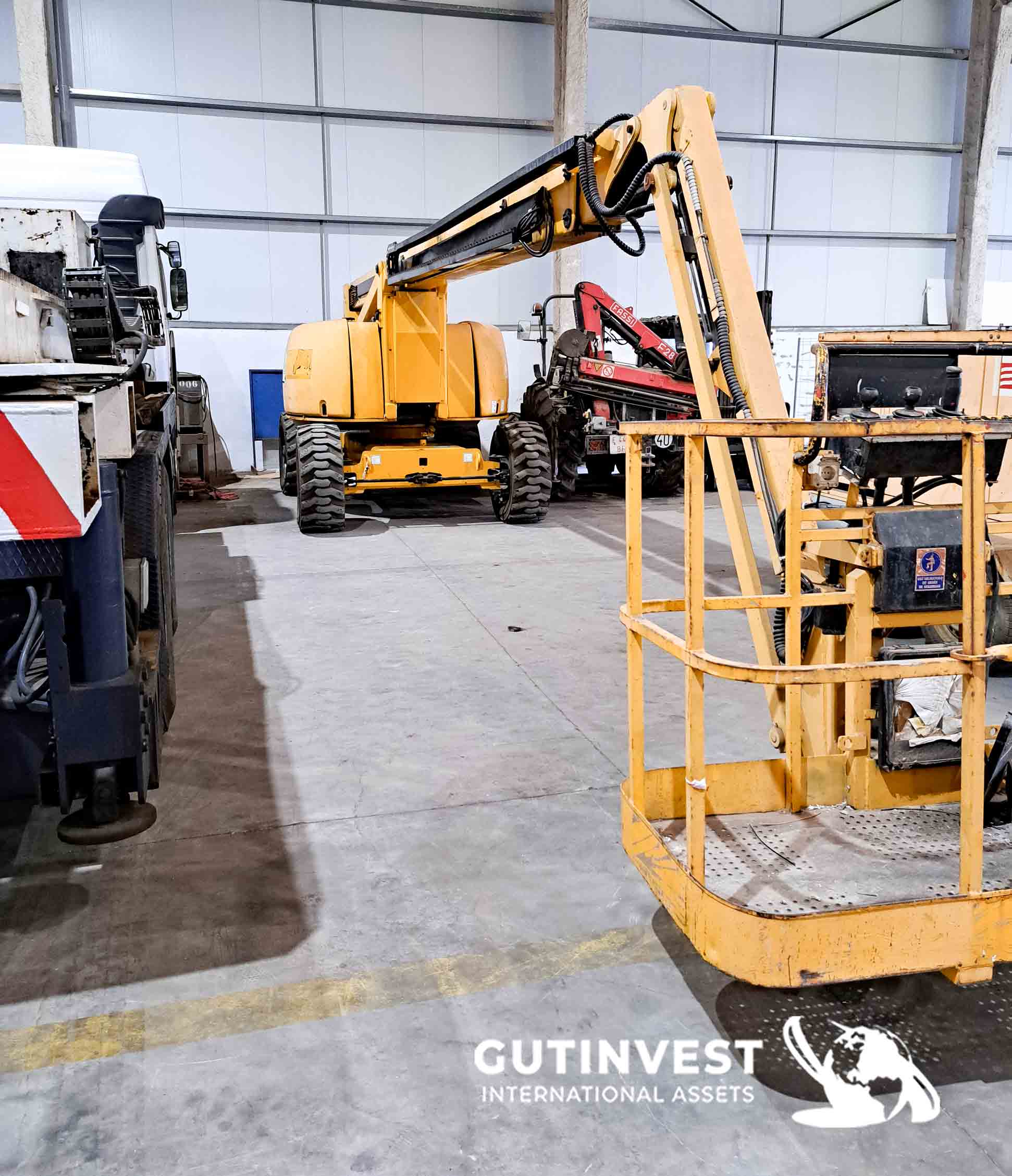 Diesel articulated lifting platform