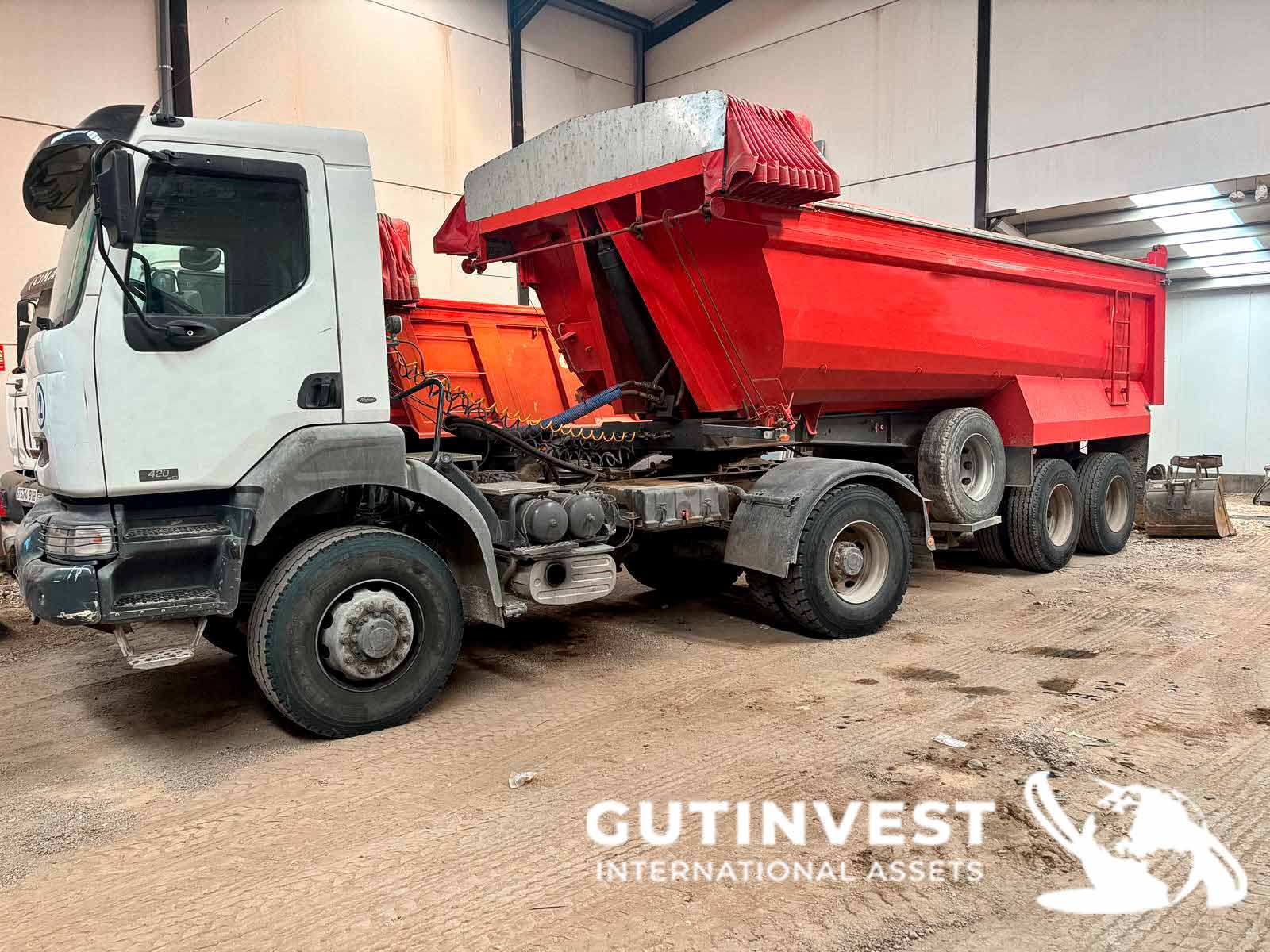 Tipper truck